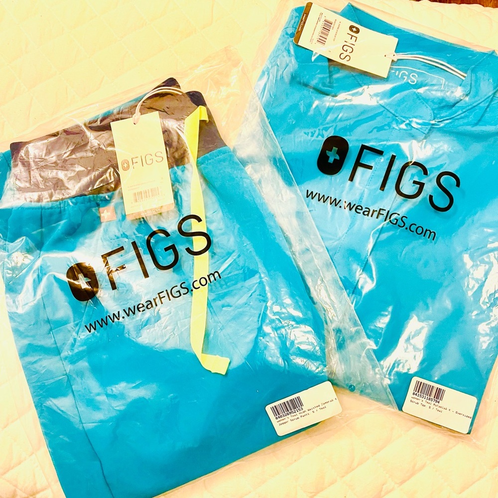 NWT FIGS SCRUB SET